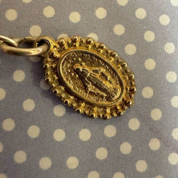 Pink Swarovski crystal religious charm bracelet - Picture 9 of 12